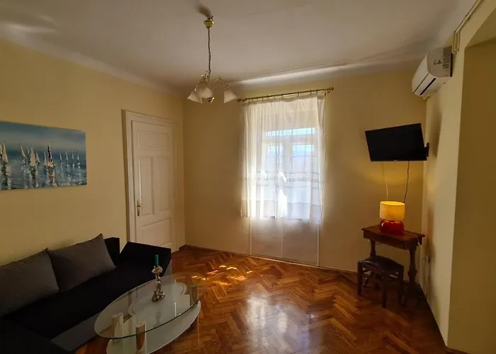Apartment Bamboo 5